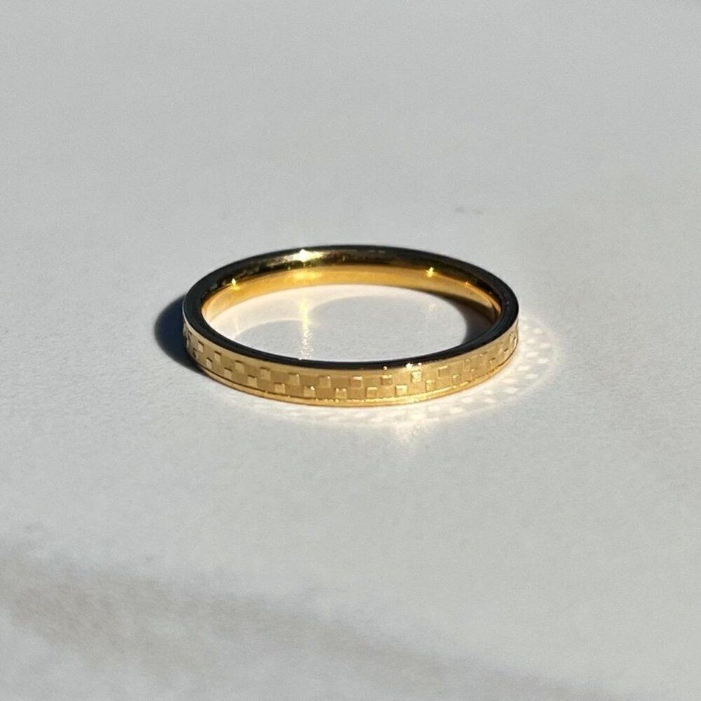 New! “Mia” Dainty Checkered Gold Ring